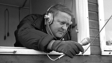 Legendariske Bjørge Lillelien. Informativ, kunnskapsrik, underholdende og alltid sydende engasjert. Kunne vel løfte arrangementer til uante høyder. Hvil I Fred, gode mann.